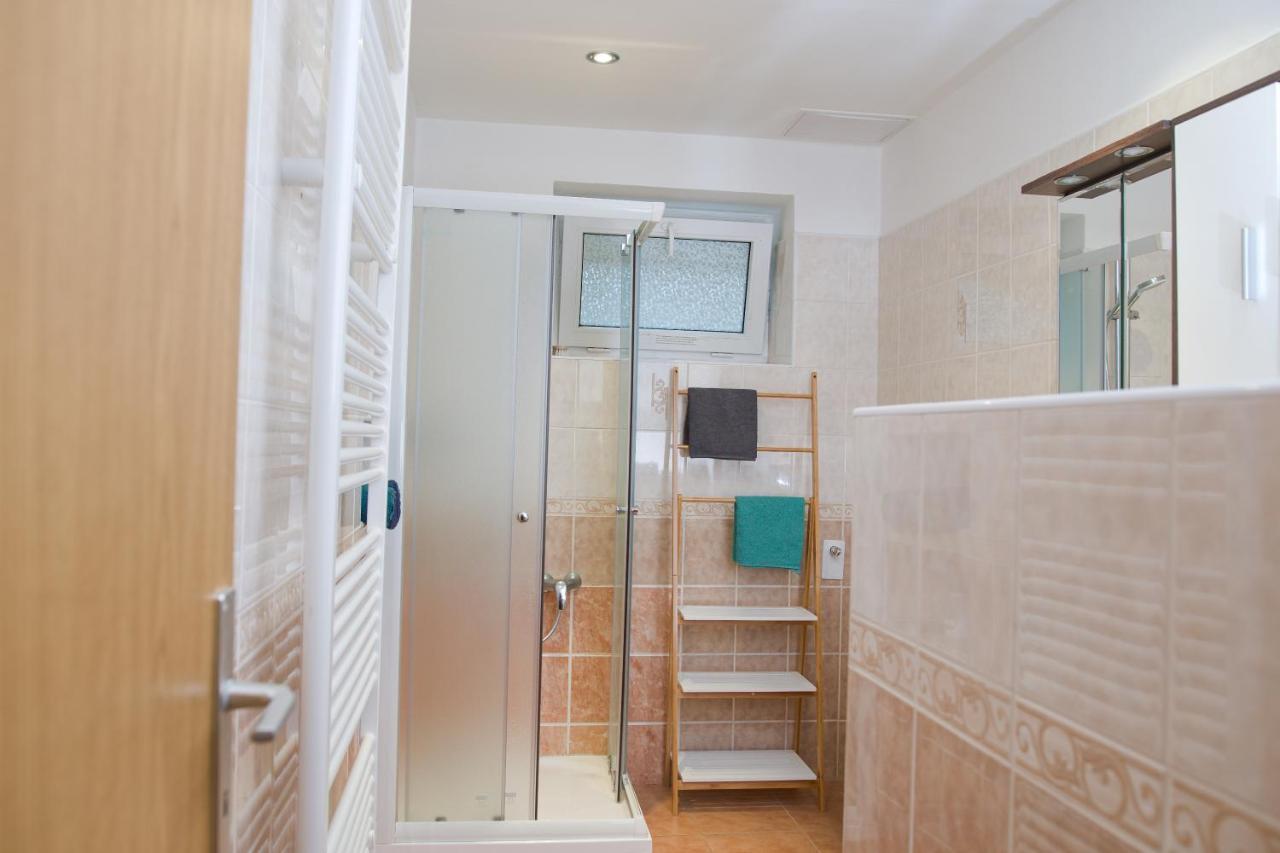 Apartman Pod Cernou Horou 乌帕河畔斯沃博达 外观 照片